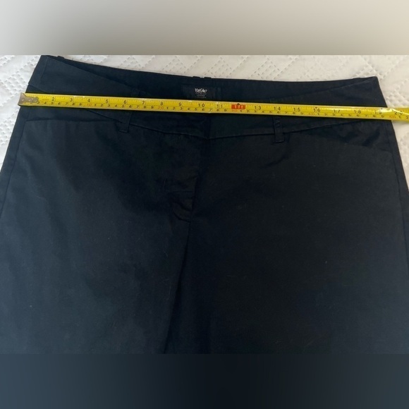 MOSSIMO Plus Size 16 Lady’s Black Walking Shorts, 10.5 Inch Inseam, Preloved - Picture 6 of 8